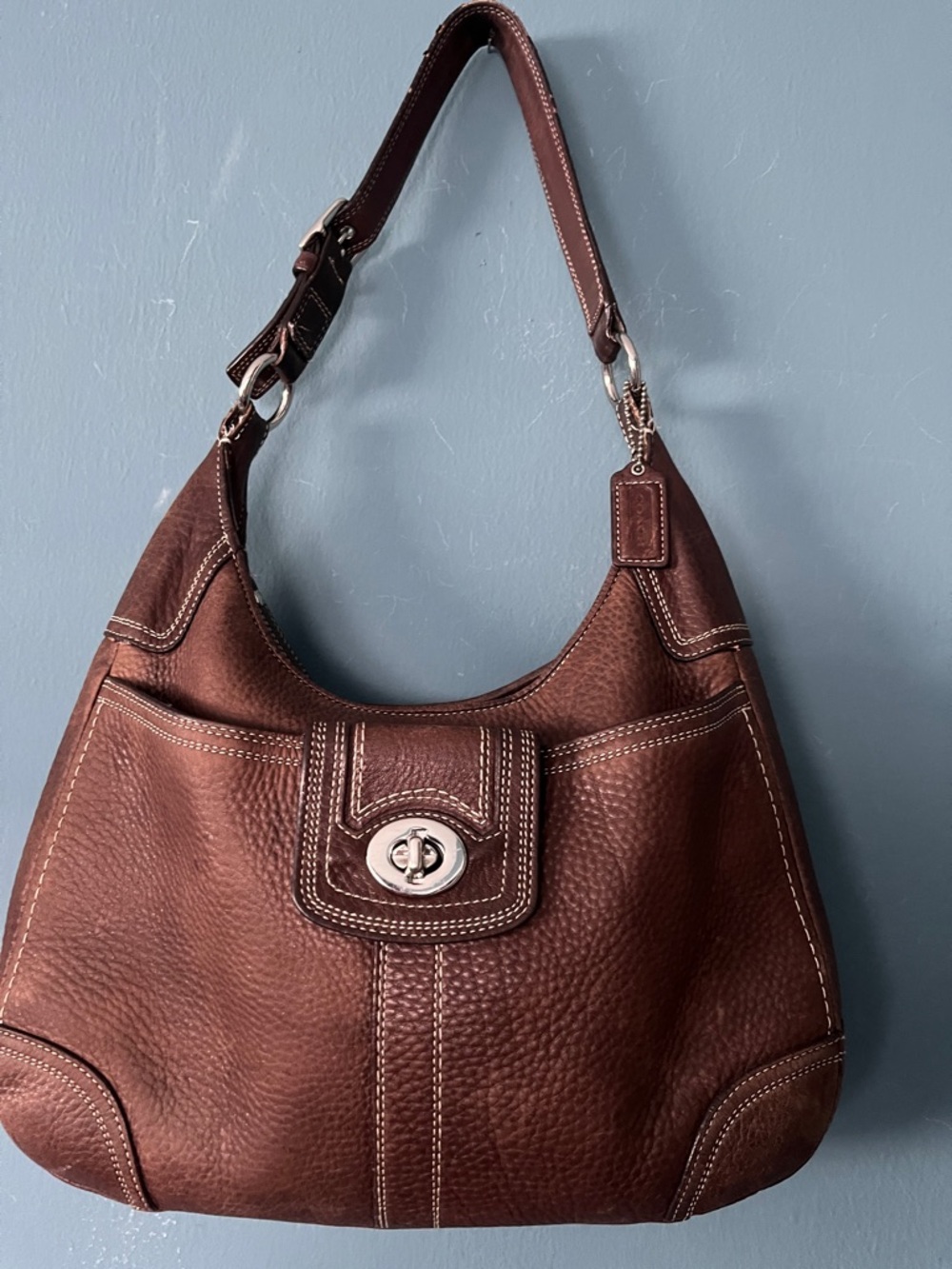 VINTAGE Classic Brown Leather Hobo Bag - Timeless Shoulder Handbag